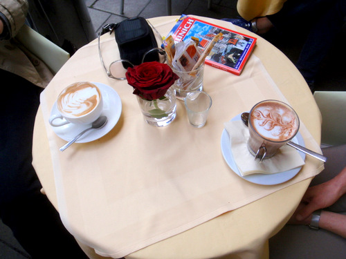 Milchkaffee und Schokolade Hei&szlig;e Schokolade.